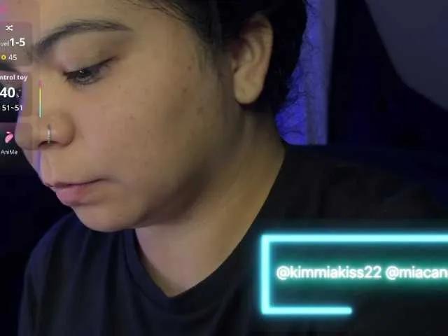Kimmiakiss22 on BongaCams 