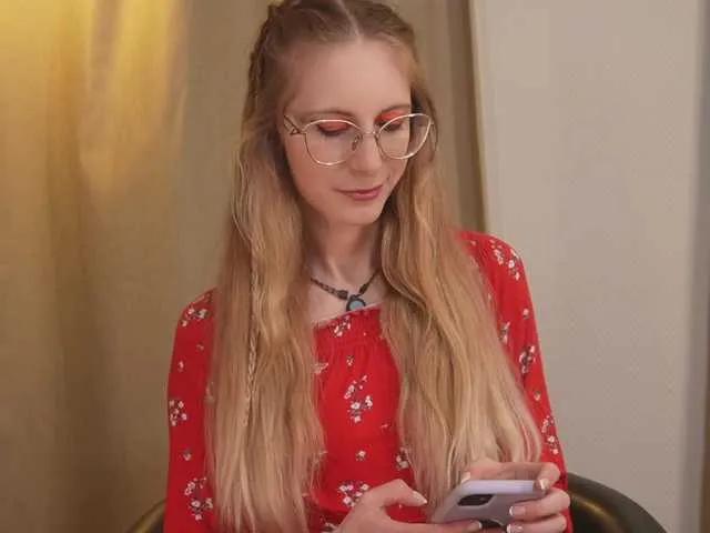 Nikki-Gia on BongaCams 