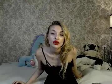 ellamilla on Chaturbate 