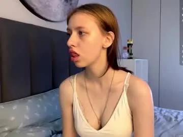ellie_hollow on Chaturbate 