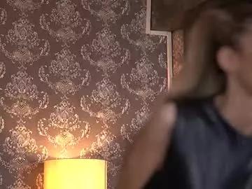 ellieredd on Chaturbate 