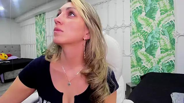 anny_sweet72 on StripChat 