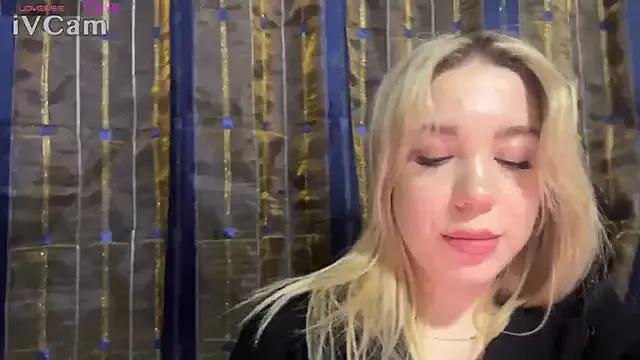 ariashaa on StripChat 