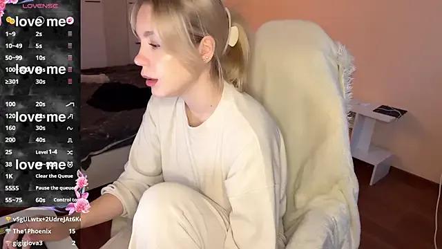 ariashaa on StripChat 