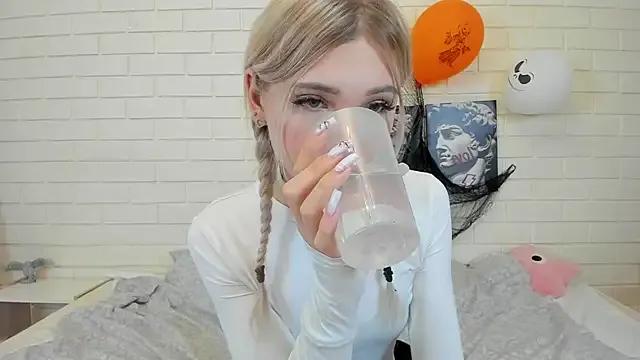 Blondy_Fina —  finger in ass+ last tipper
