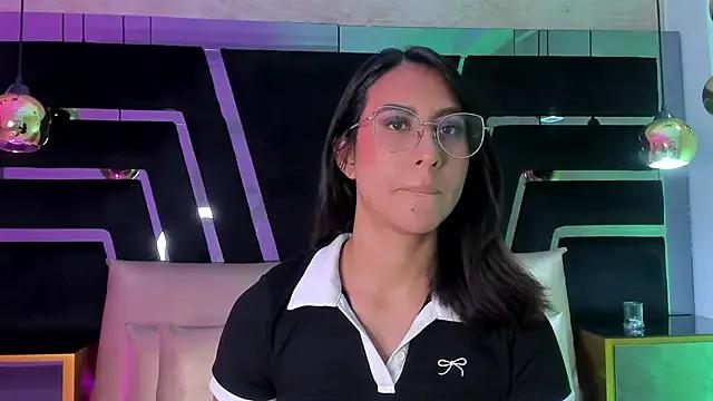 DaraBeckett — make me touch my boobs