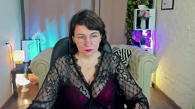 Demi_Mature — show mommy your love