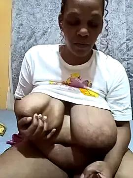 HappygalTheQueen on StripChat 