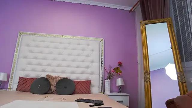 Lenna_Paul on StripChat 