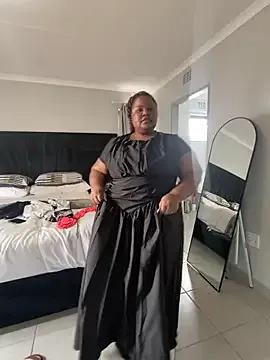 MissLola27 on StripChat 