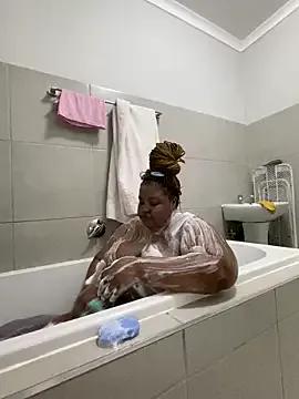 MissLola27 on StripChat 