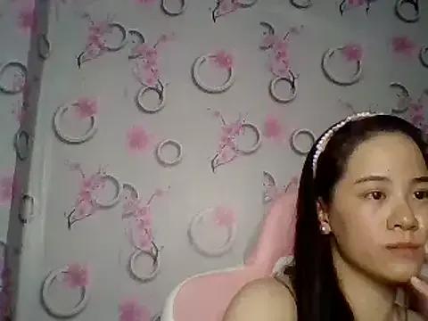 Nana-68 on StripChat 