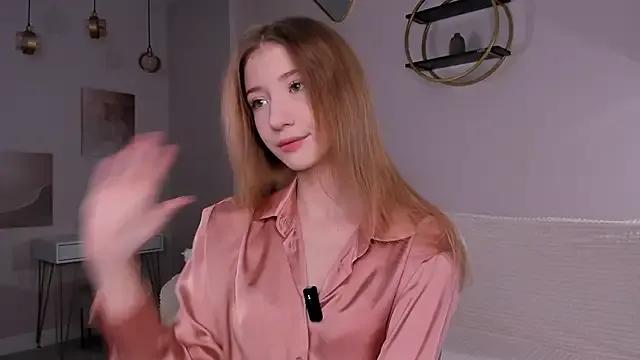 SunnivaCovil on StripChat 