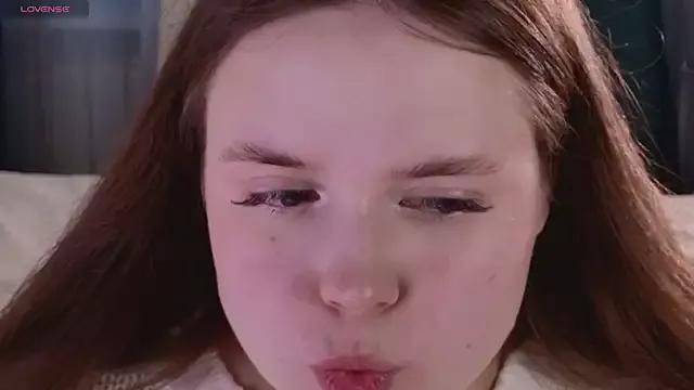 SunnyRisha on StripChat 