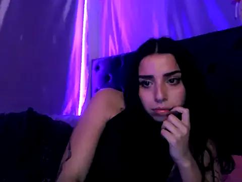 sweetbrunette22 on StripChat 