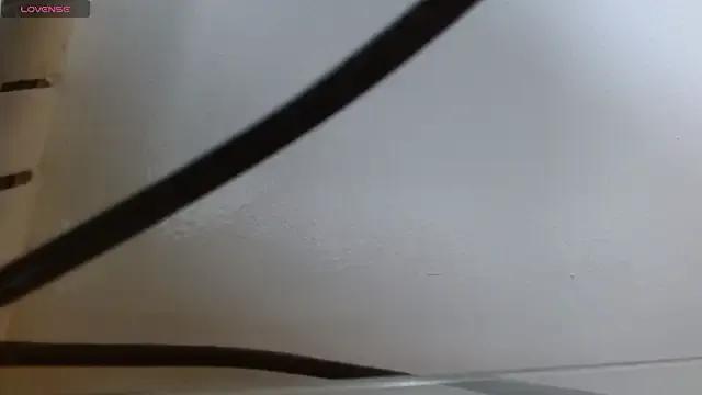 tinisweet on StripChat 