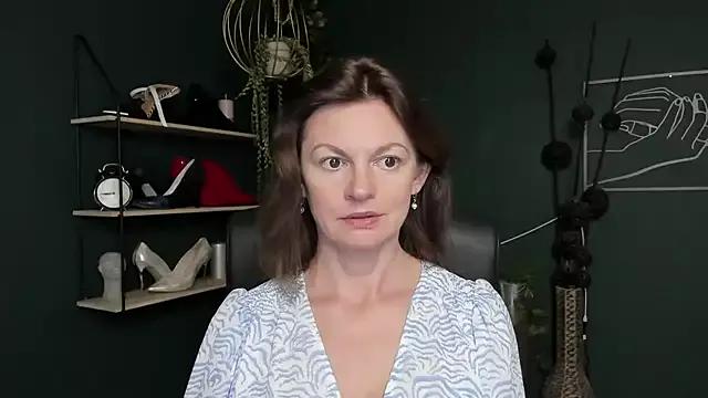 VivianWILD on StripChat 