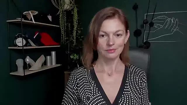 VivianWILD on StripChat 