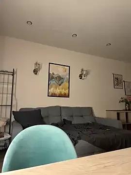 Vladamais — naked dance ans squirt