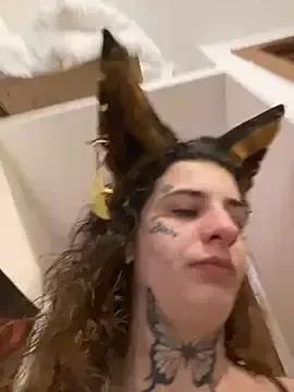 BlazyKitsune- from StripChat